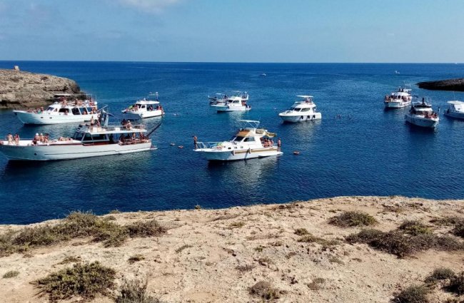 baia punta sottile.jpg - Pacc. Villette Punta Sottile + Volo - lampedusa 20167