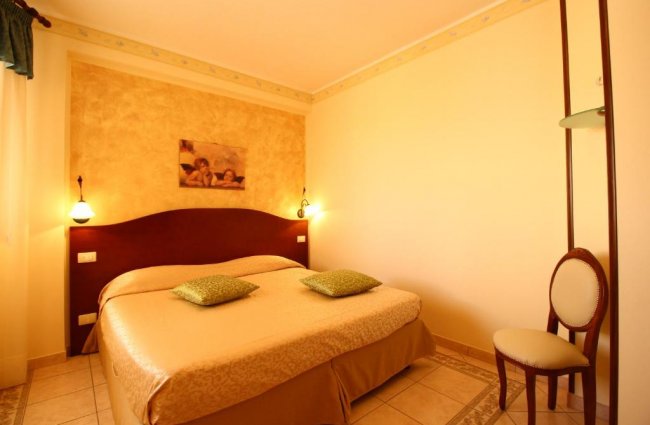 Camera da letto 4.jpg - Pacchetto Residence Marisa + Volo - lampedusa 22664